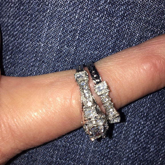 Wedding 👰🏼 Ring Set - Picture 3 of 4